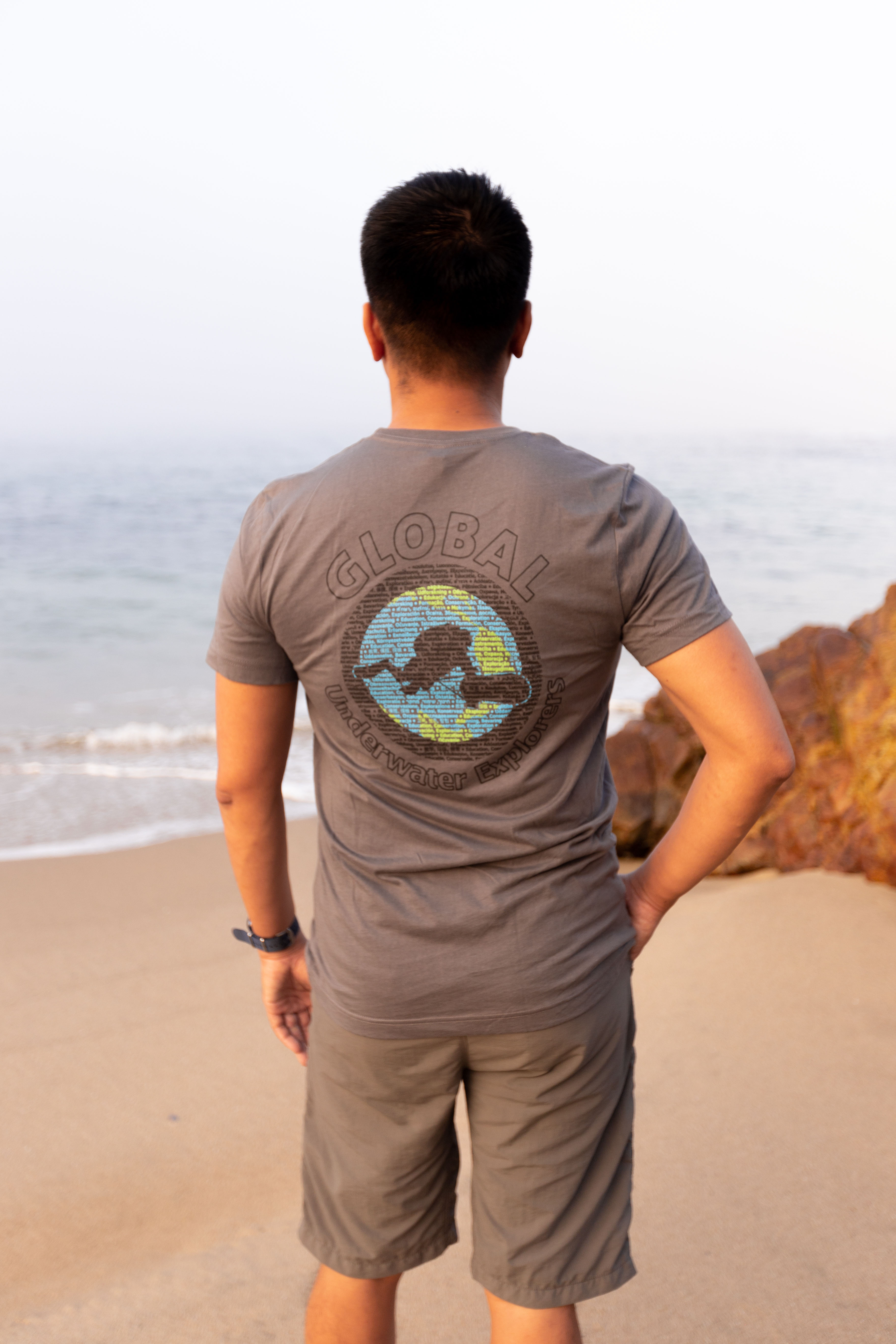 GUE MOTTO SHIRT (MEN'S) GUE MOTTO SHIRT (MEN'S)